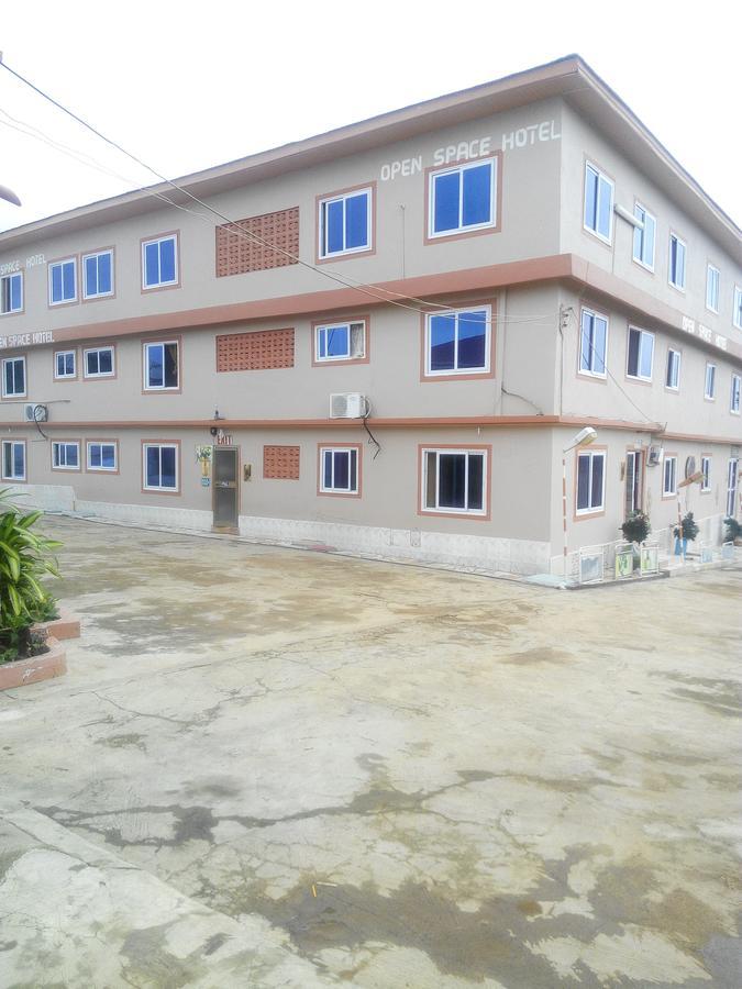 Open Space Hotel Kumasi Exterior foto