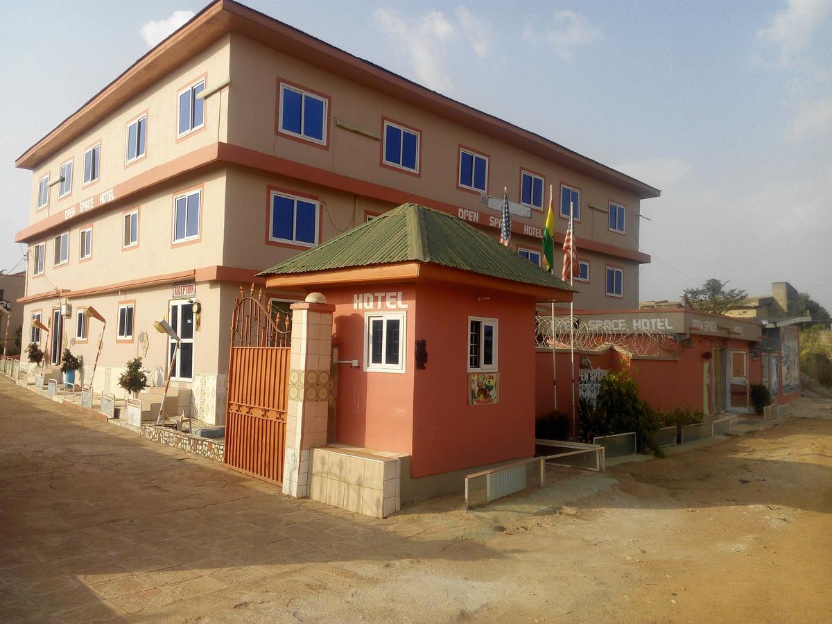 Open Space Hotel Kumasi Exterior foto